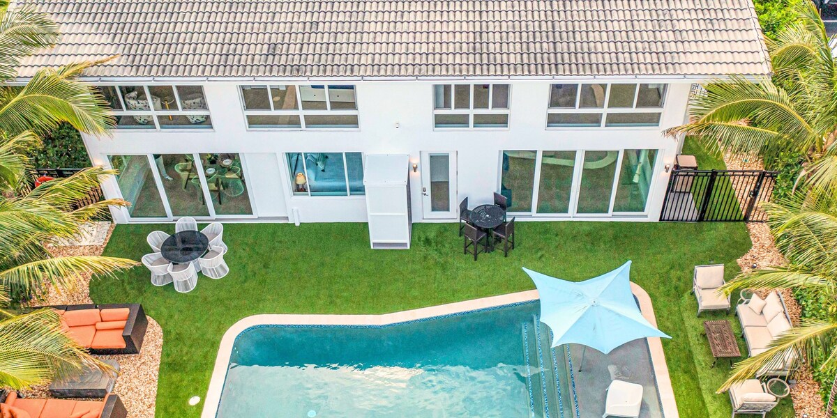 Retreat by Beach | Waterfront | Lago Key