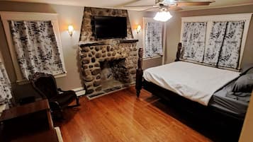 4 bedrooms, WiFi, bed sheets