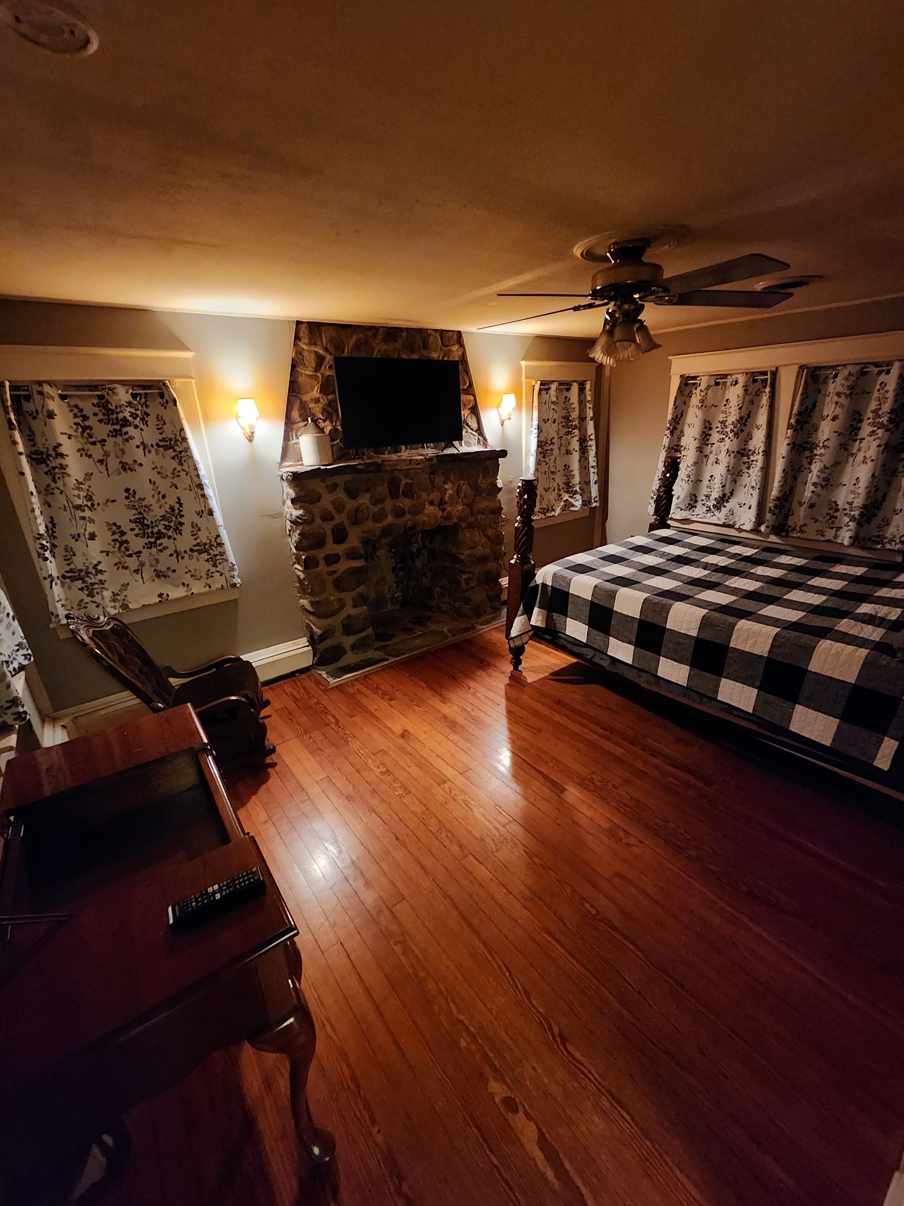 4 bedrooms, free WiFi, bed sheets