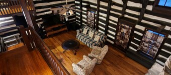 1798 historic log cabin and 3 acres in Gettysburg you can rent privately.