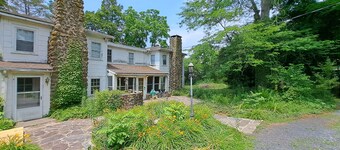 1798 historic log cabin and 3 acres in Gettysburg you can rent privately.