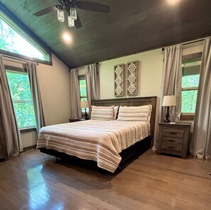 2 bedrooms, iron/ironing board, travel cot, free WiFi