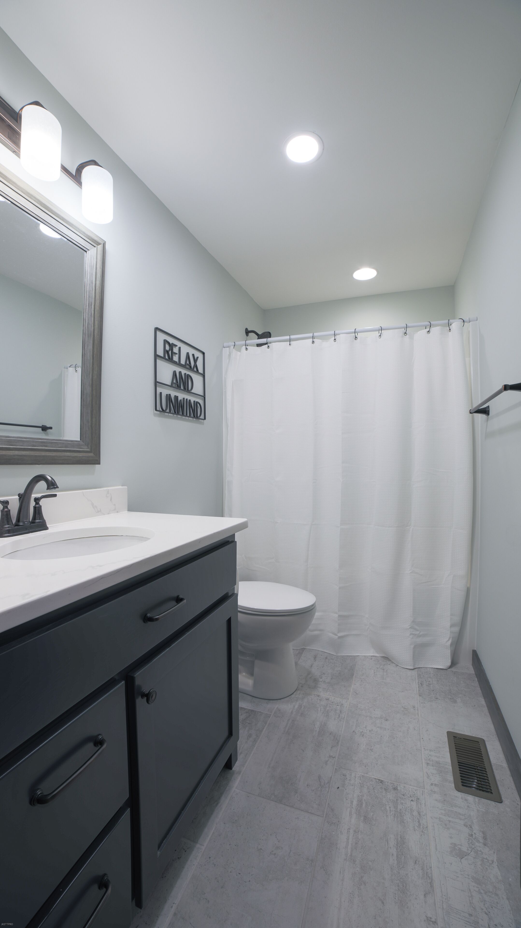 Cabin w/ Hot Tub, Fire Pit, and Tranquility. Close to Casino