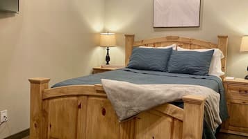 2 soveværelser, strygejern/strygebræt, weekendseng, gratis Wi-Fi