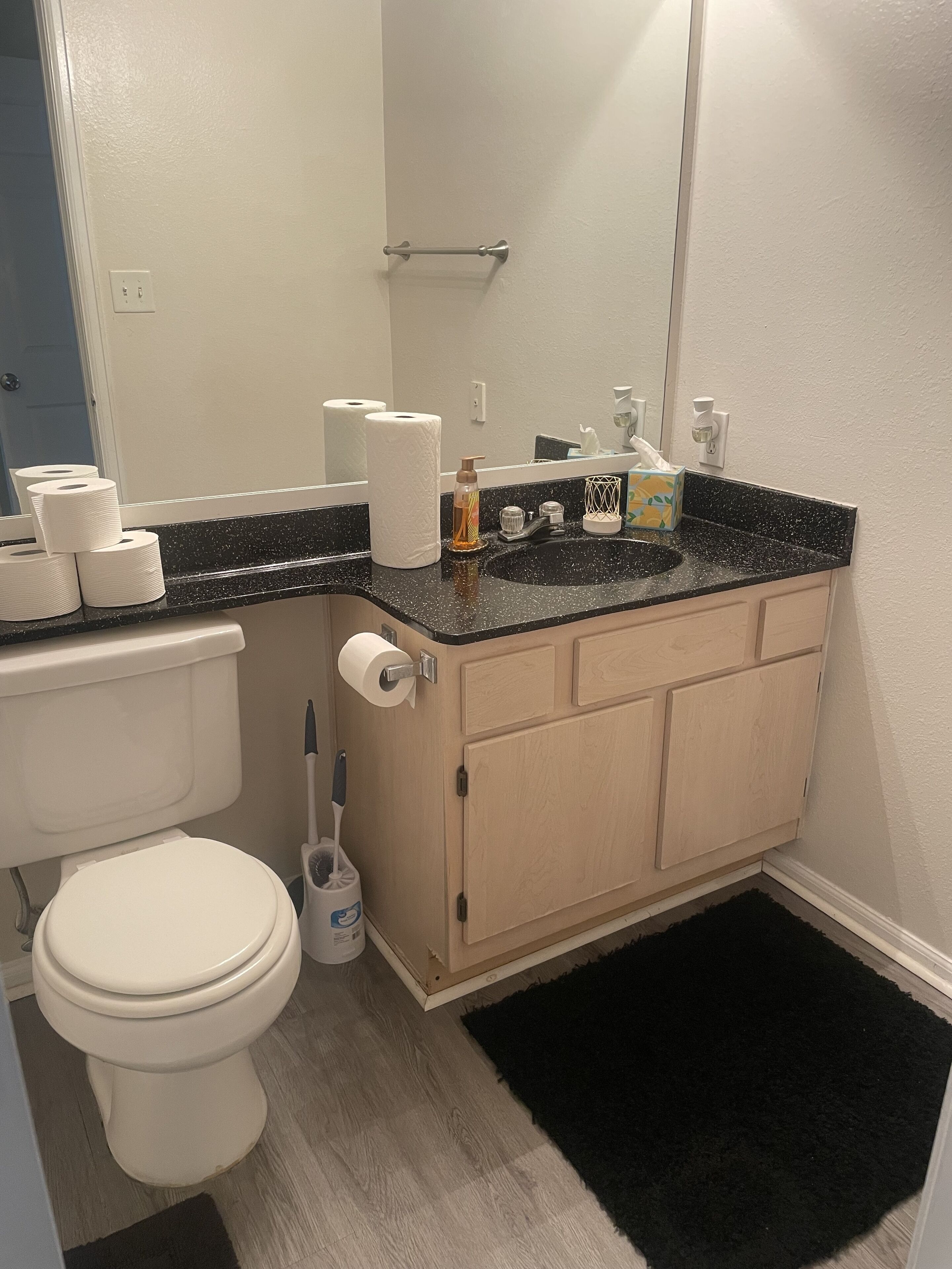 Cozy getaway minutes from the beach!