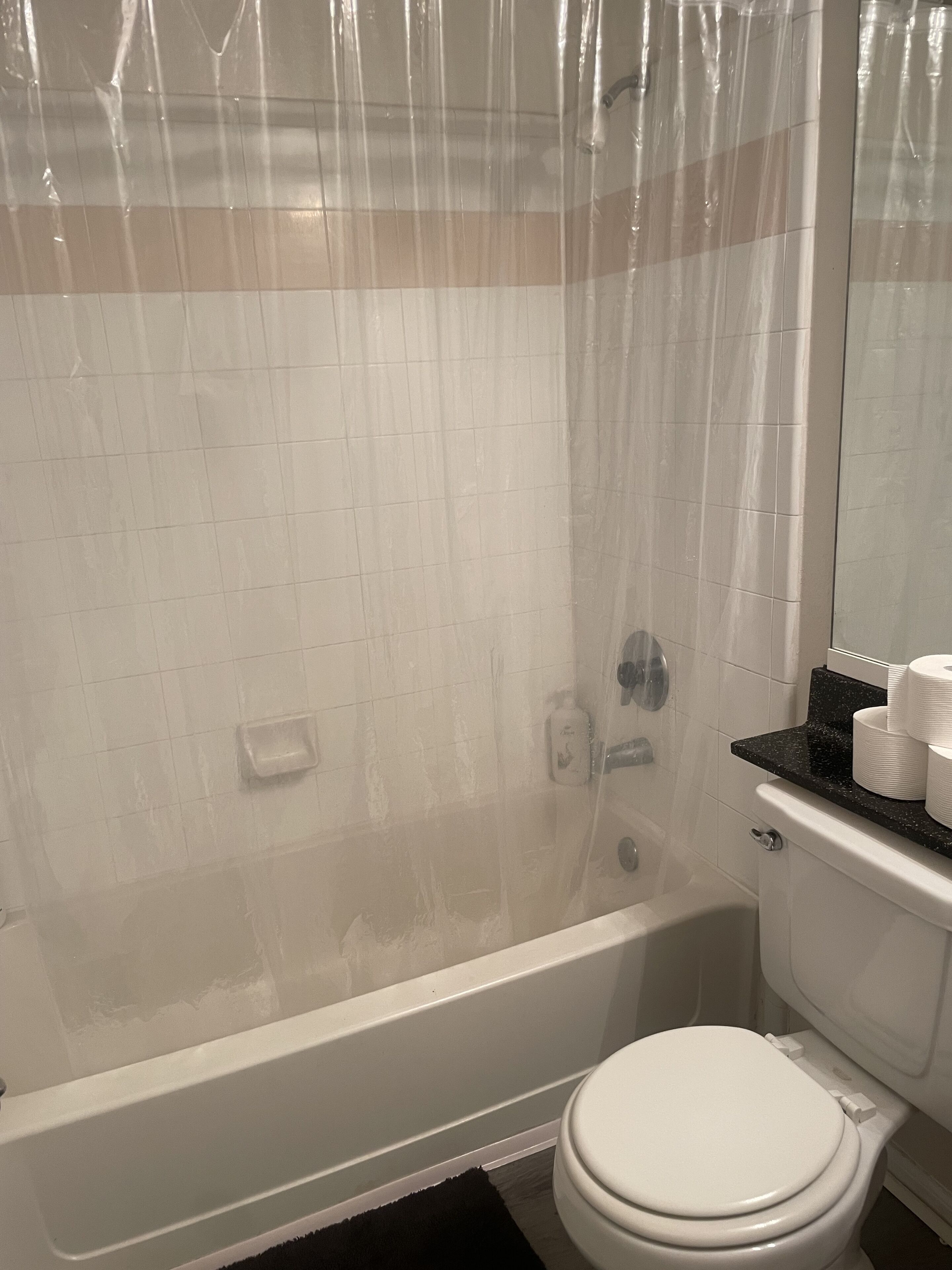 Cozy getaway minutes from the beach!