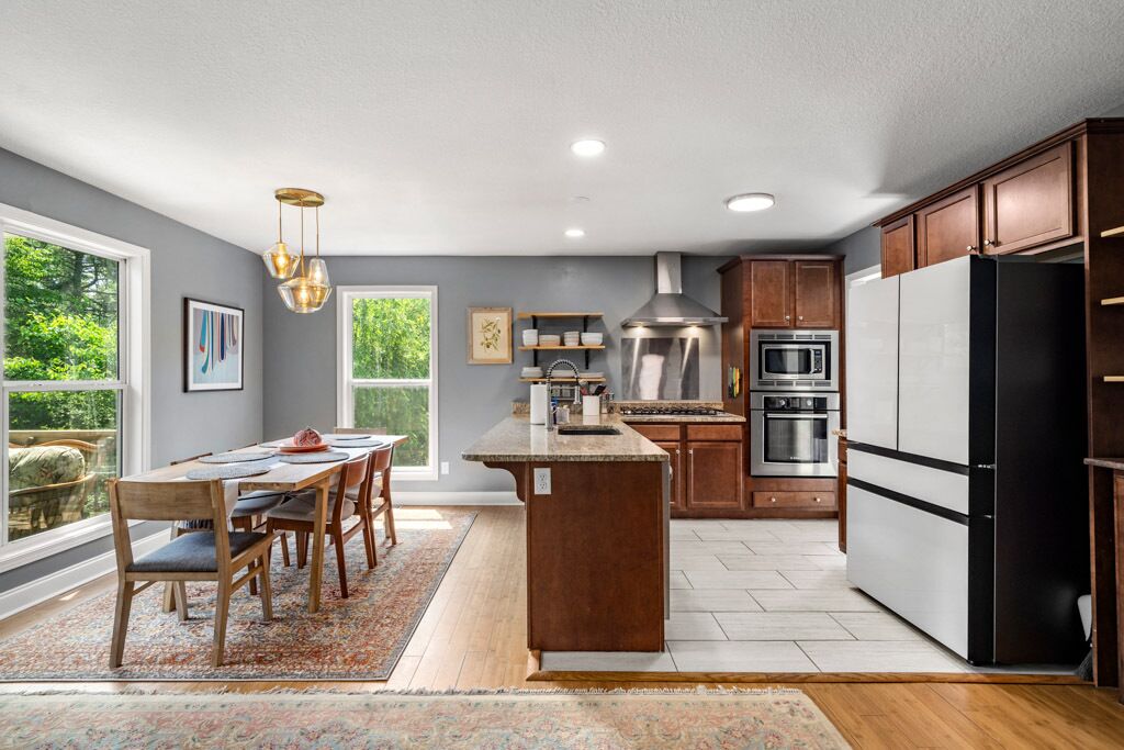 Cottontail Trail: Peaceful Weaverville Sanctuary, 20 min from AVL and pet freindly!