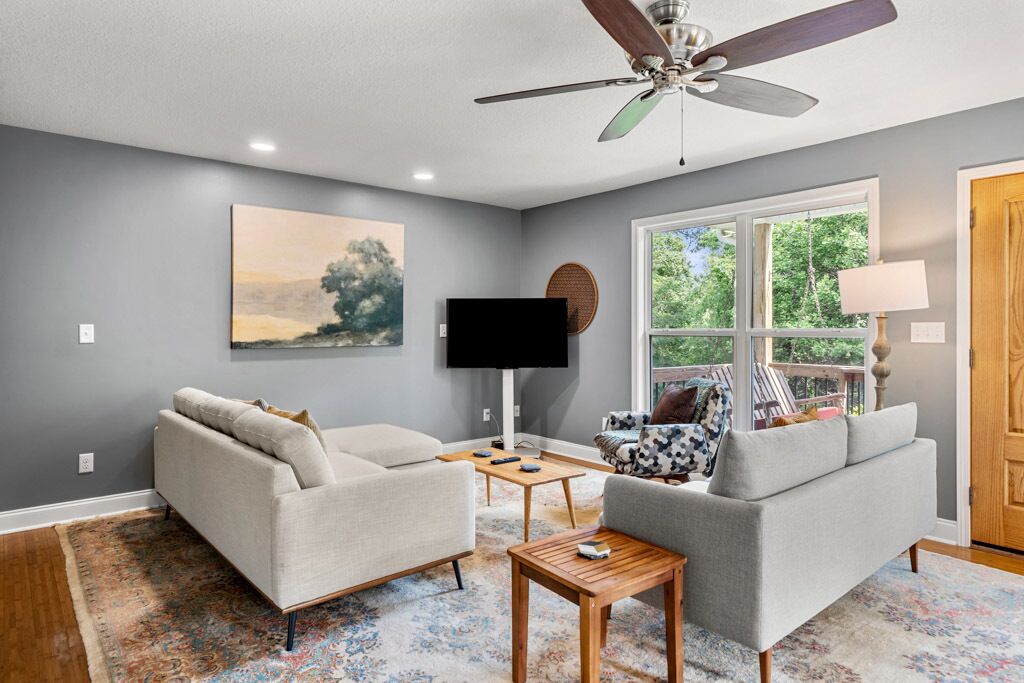 Cottontail Trail: Peaceful Weaverville Sanctuary, 20 min from AVL and pet freindly!