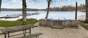 Nice home in Jälluntofta with sauna