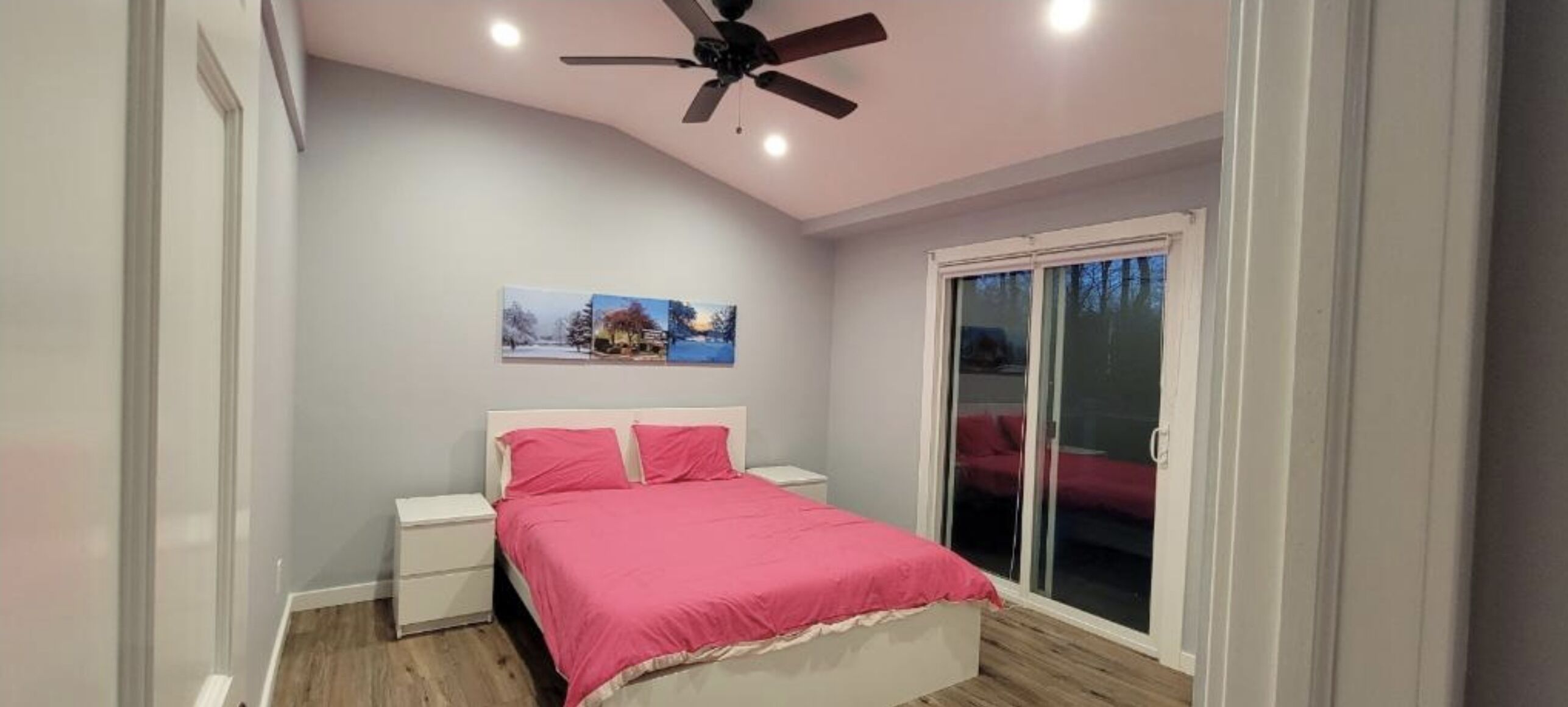 Beautiful House, Dogs ok! in WLE! Walk to the pool!