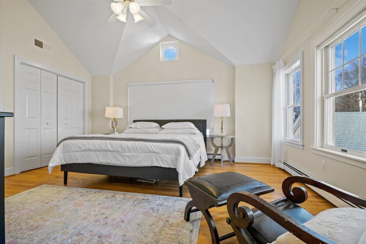 Well-appointed beach area home with pool & guest house!