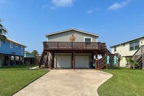Exterior - PC644 Golf Cart Included, Pet Friendly, Private Pool (Port Aransas)
