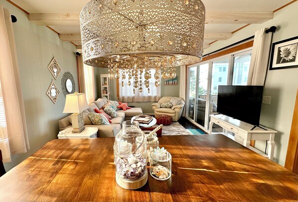 Smart TV, books - 3 Bedroom/Dog friendly/direct ocean views! (Dewey Beach)