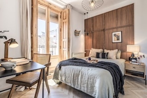 4 slaapkamers, een strijkplank/strijkijzer, wifi, beddengoed