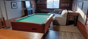 Game room - Near EAA Quiet Neighborhood (Omro)