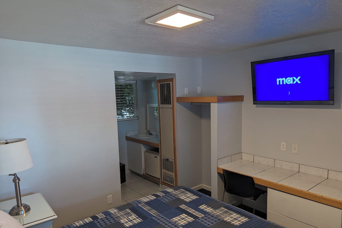 Standard Room | 1 bedroom, individually decorated, individually furnished, free WiFi