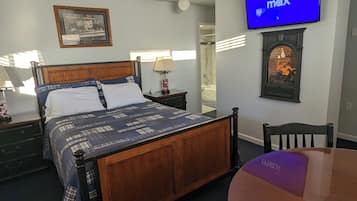 Premium Room | 1 bedroom, individually decorated, individually furnished, free WiFi