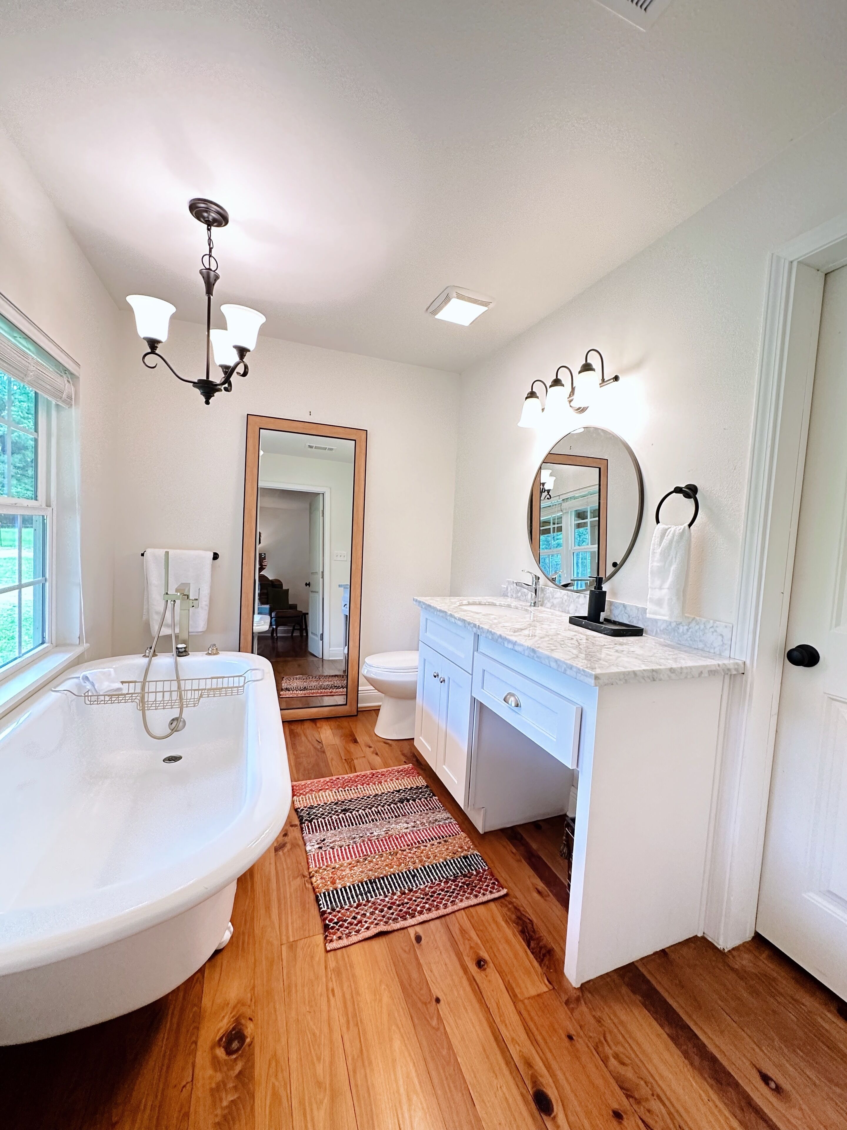 Towels, soap, shampoo, toilet paper