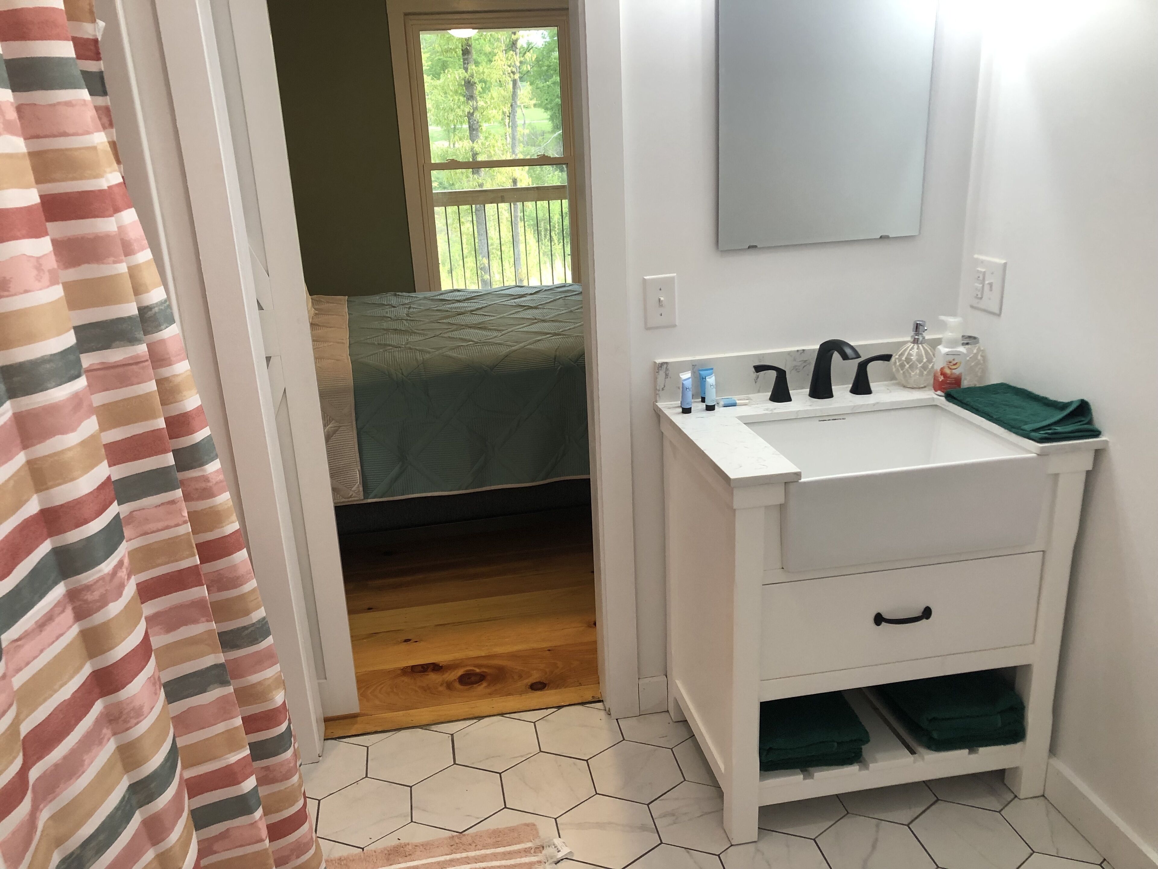 3 bedrooms, free WiFi, bed sheets