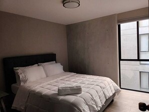 2 bedrooms, Egyptian cotton sheets, premium bedding, down comforters - Amazing 2BR in Parque España (Mexico City)