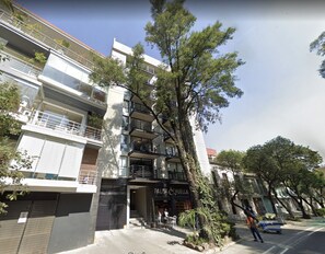 Front of property - Amazing 2BR in Parque España (Mexico City)