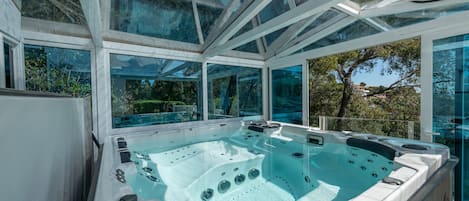 Baignoire à remous intérieure
