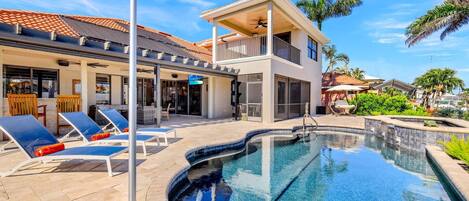 Piscine extérieure, piscine chauffée