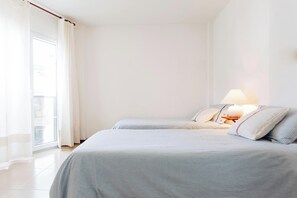 3 chambres, bureau, Wi-Fi, draps fournis
