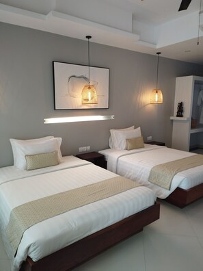 Deluxe Twin Room with Pool View | Minibar, desk, soundproofing, free WiFi
