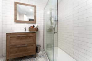 Hair dryer - Cottage 446 - Letterfrack - sleeps 6 guests  in 3 bedrooms (Letterfrack)