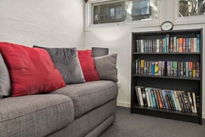 صورة غير مصنفة، 4 من 29، زرّ