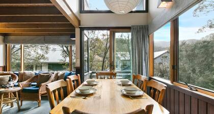 Magpies Nest is a cozy freestanding chalet.