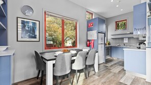 Micro-ondes, four, plaque de cuisson, lave-vaisselle