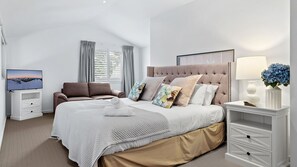1 bedroom, iron/ironing board, bed sheets - Snowbound 1 set over three levels (Thredbo)