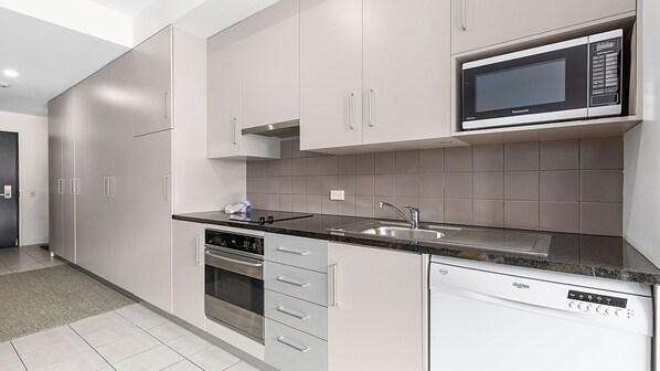 Micro-ondas, fogão, cooktop, lava-louças