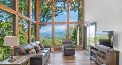 Don't Miss Out!! BOOK TODAY - Sleeps 24 - 6 King Suites - 2 Hot Tubs - Fire Pit