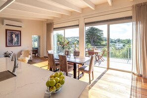 Interior - Vineyard Magic Be My Guest - the Perfect Romantic Retreat on Waiheke Island (Waiheke Island)