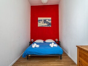 2 dormitorios, tabla de planchar con plancha, wifi y ropa de cama