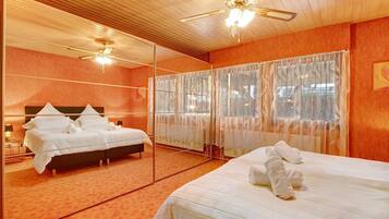 1 bedroom, iron/ironing board, free WiFi, bed sheets