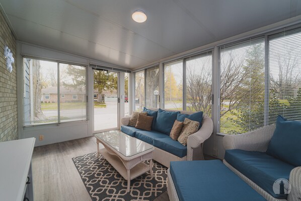 Smart-TV, Kamin, Videospiele