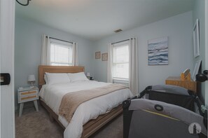 2 chambres, fer et planche à repasser, lit parapluie, Wi-Fi gratuit