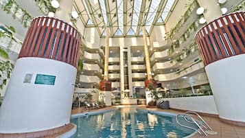 Indoor pool, sun loungers