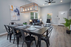 Maison (4 Bedrooms) | Salle à manger