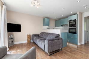 2 bedrooms - Salty Kisses - Sea Front Aparment (Pembroke)