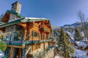 Exterior - Ski out chalet w/ hot tub (Whistler)