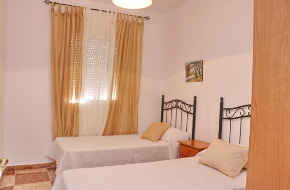 3 bedrooms, bed sheets - Cervantes Apartment in Conil (Conil de la Fra)