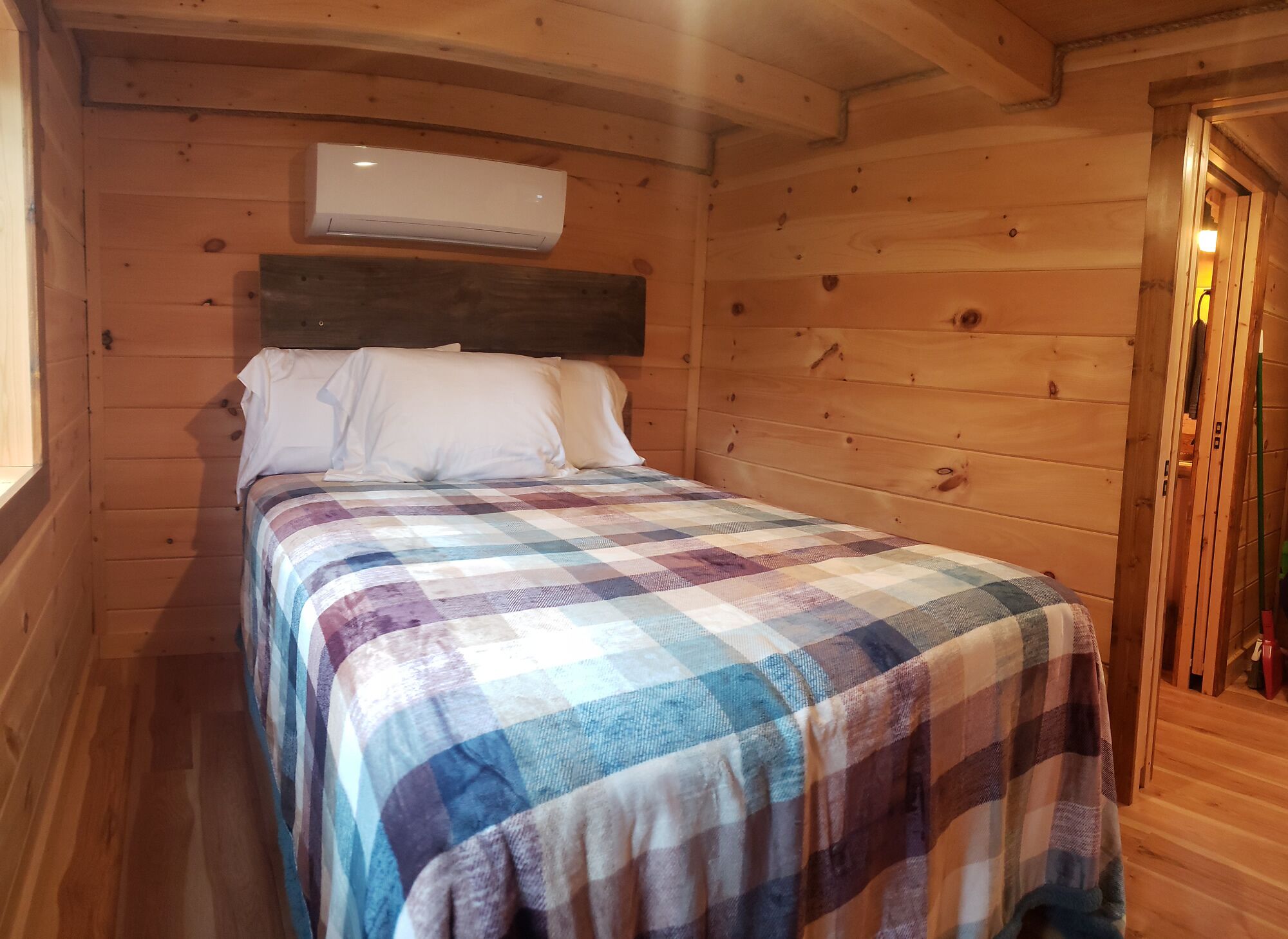 Tiny Toledo - Toledo Bend Lakefront Cabin with Boathouse