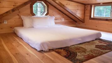 1 bedroom, bed sheets