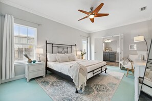 4 habitaciones, escritorio y tabla de planchar con plancha 