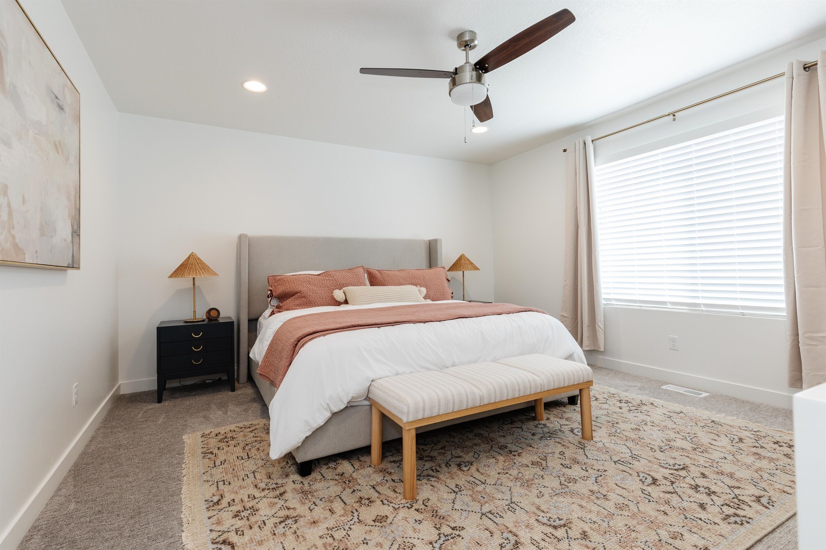 3 chambres, bureau, Wi-Fi gratuit, draps fournis